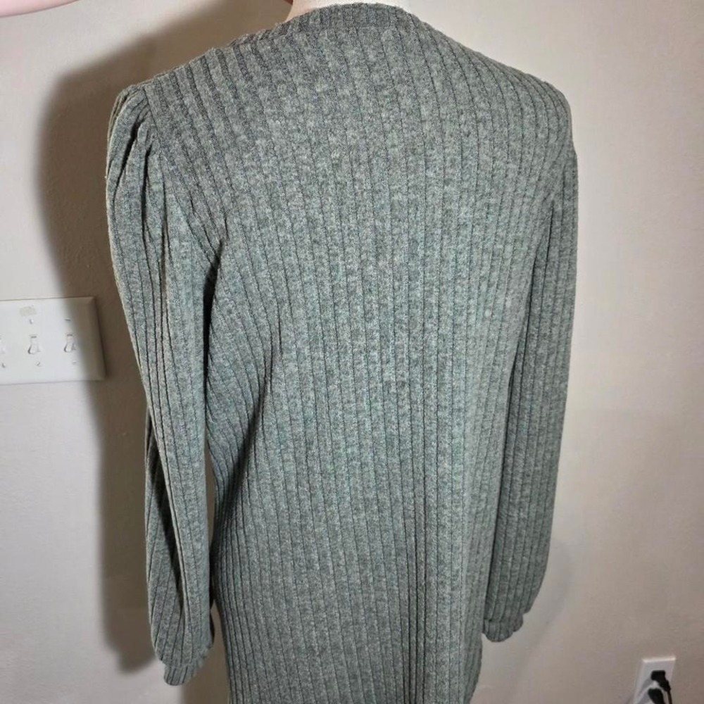 Green Ribbed Sweater - Picture 4 of 7